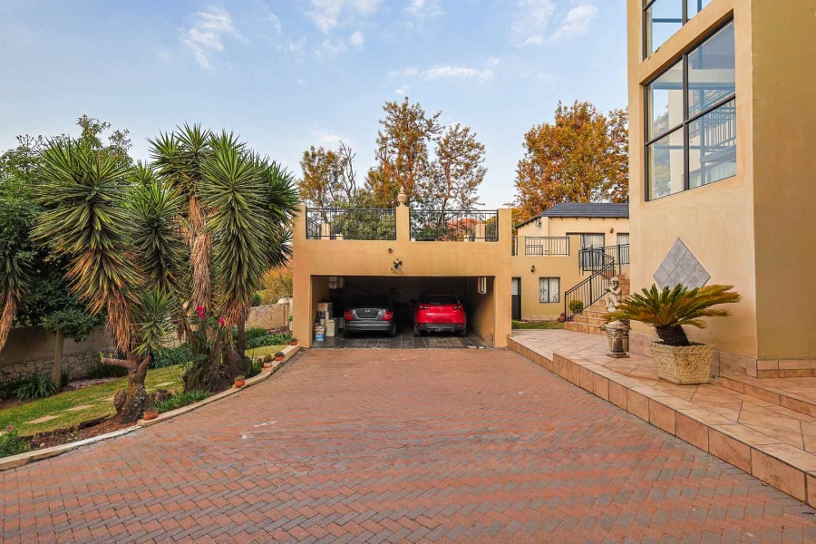 4 Bedroom Property for Sale in Waterkloof Ridge Gauteng