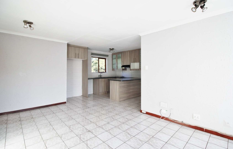 To Let 2 Bedroom Property for Rent in Douglasdale Gauteng