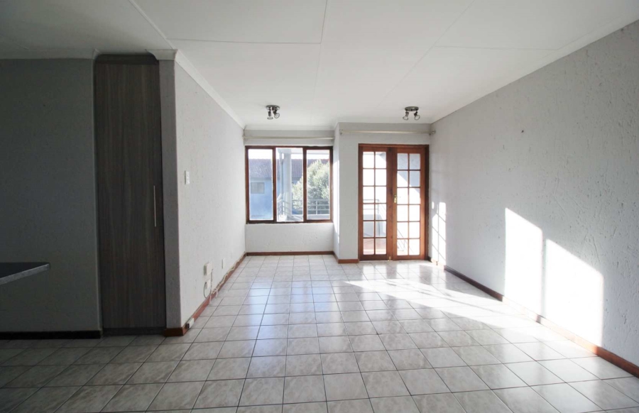 To Let 2 Bedroom Property for Rent in Douglasdale Gauteng
