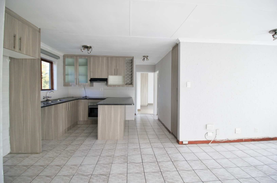 To Let 2 Bedroom Property for Rent in Douglasdale Gauteng