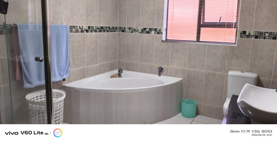 To Let 3 Bedroom Property for Rent in Meyersdal Gauteng