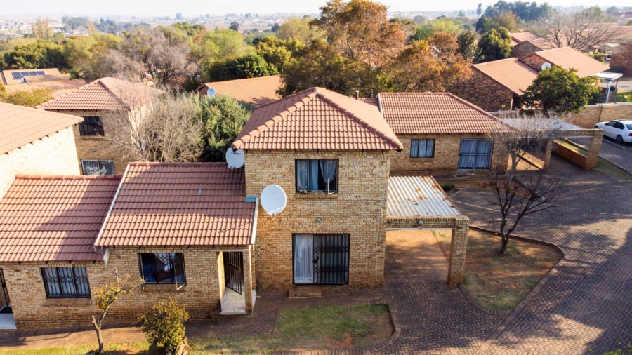 3 Bedroom Property for Sale in Witpoortjie Gauteng