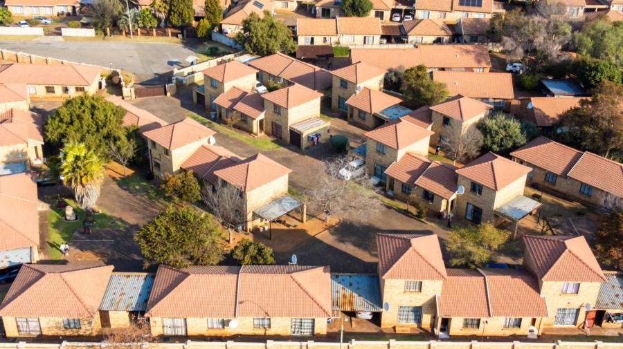 3 Bedroom Property for Sale in Witpoortjie Gauteng