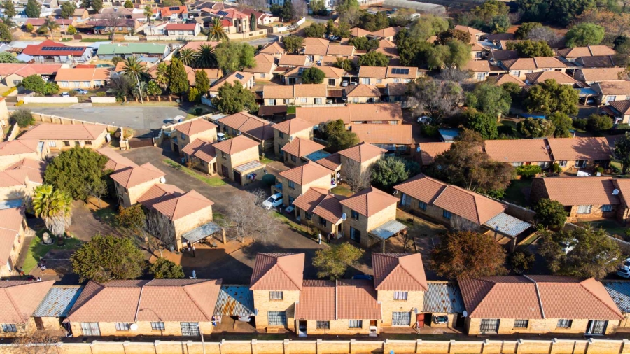 3 Bedroom Property for Sale in Witpoortjie Gauteng