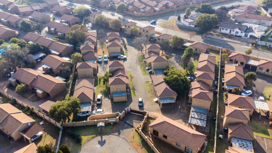 3 Bedroom Property for Sale in Witpoortjie Gauteng