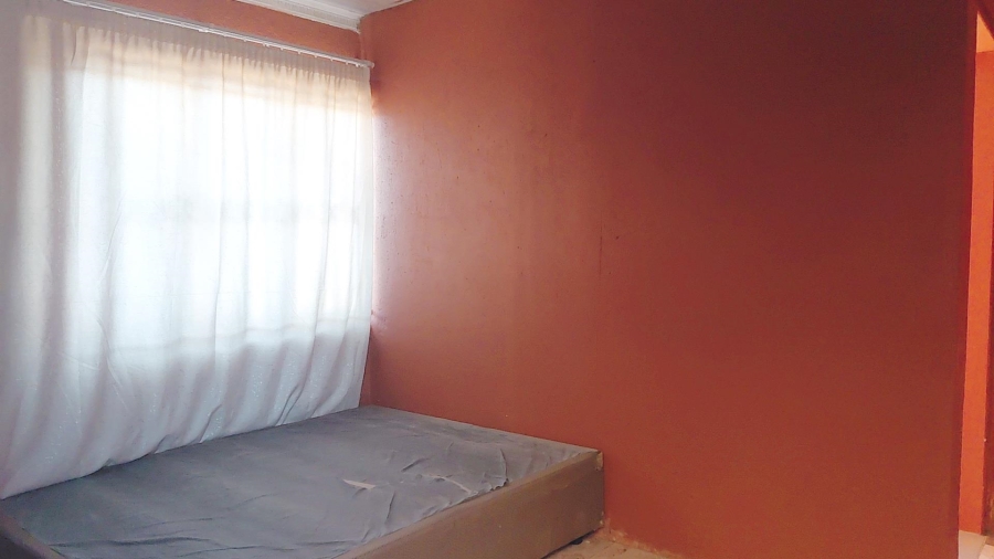 6 Bedroom Property for Sale in Drieziek Gauteng