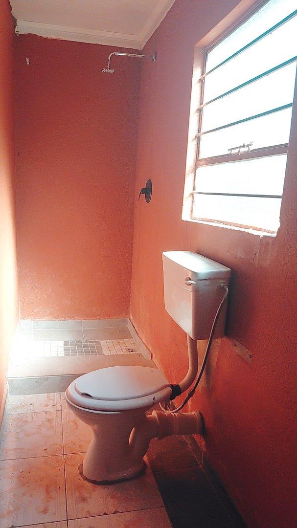 6 Bedroom Property for Sale in Drieziek Gauteng