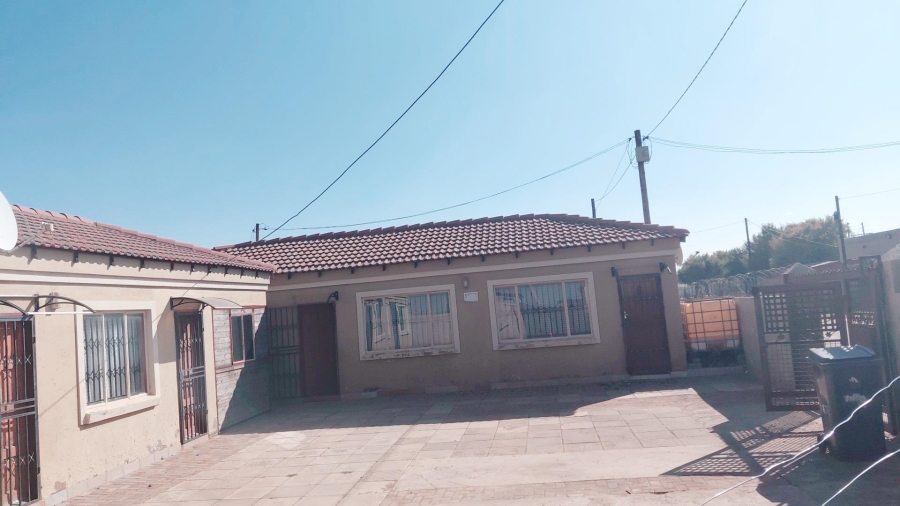 6 Bedroom Property for Sale in Drieziek Gauteng