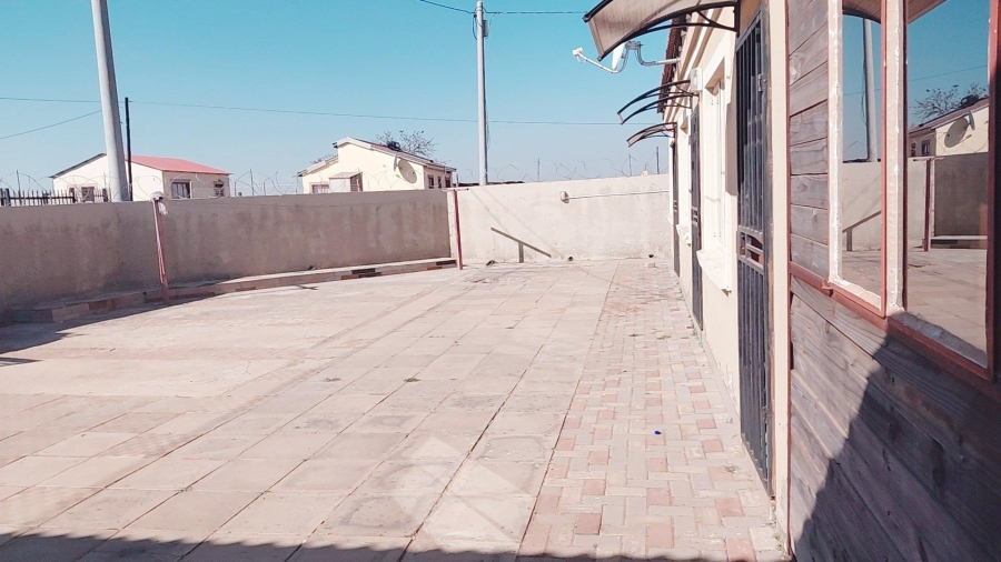 6 Bedroom Property for Sale in Drieziek Gauteng