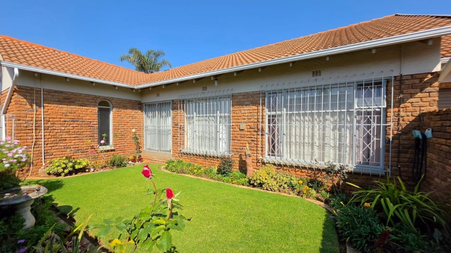 3 Bedroom Property for Sale in Birchleigh Gauteng