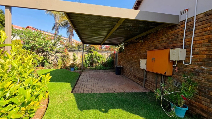 3 Bedroom Property for Sale in Birchleigh Gauteng