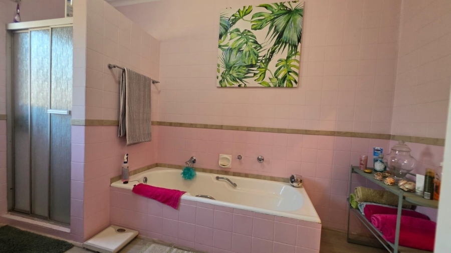 3 Bedroom Property for Sale in Birchleigh Gauteng