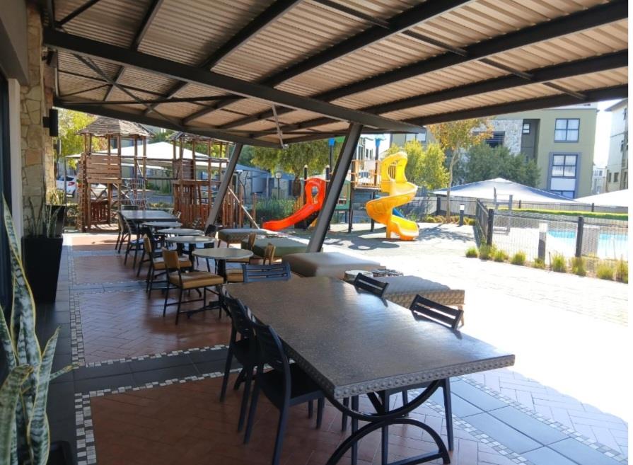 To Let 1 Bedroom Property for Rent in Waterfall Gauteng