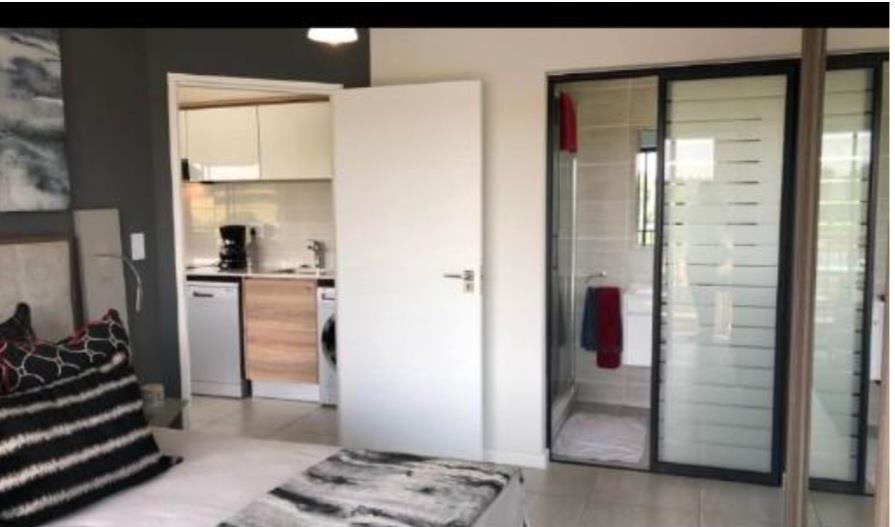 To Let 1 Bedroom Property for Rent in Waterfall Gauteng