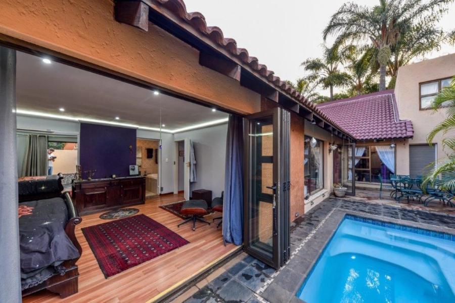 3 Bedroom Property for Sale in Faerie Glen Gauteng