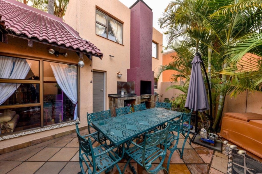 3 Bedroom Property for Sale in Faerie Glen Gauteng
