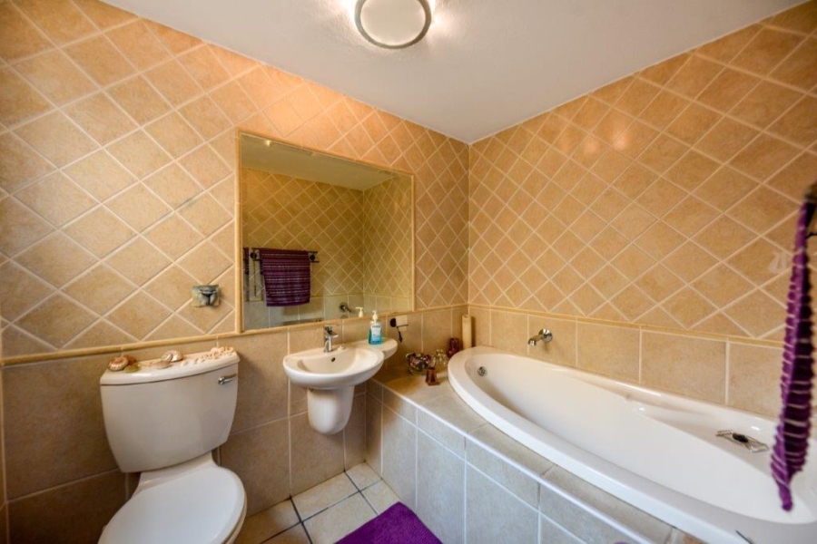 3 Bedroom Property for Sale in Faerie Glen Gauteng