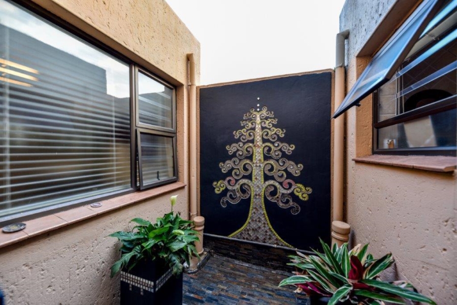 3 Bedroom Property for Sale in Faerie Glen Gauteng