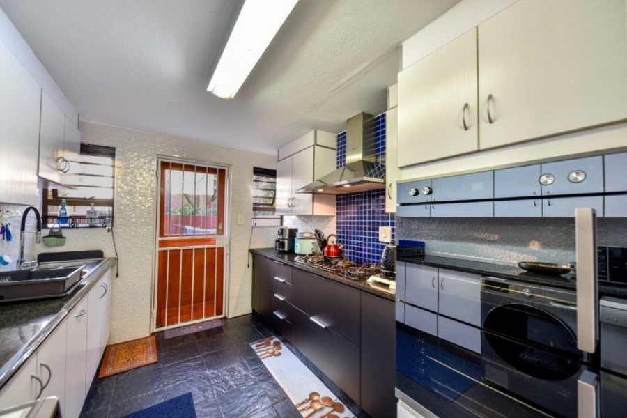 3 Bedroom Property for Sale in Faerie Glen Gauteng