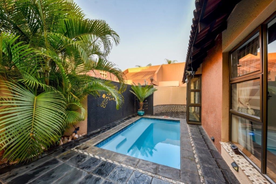 3 Bedroom Property for Sale in Faerie Glen Gauteng