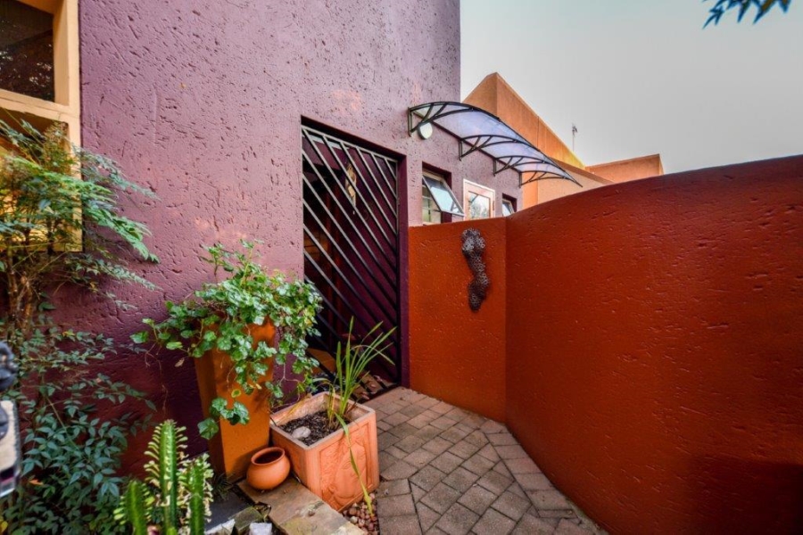 3 Bedroom Property for Sale in Faerie Glen Gauteng