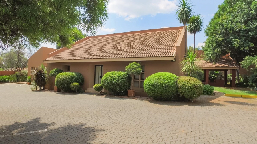 3 Bedroom Property for Sale in Faerie Glen Gauteng