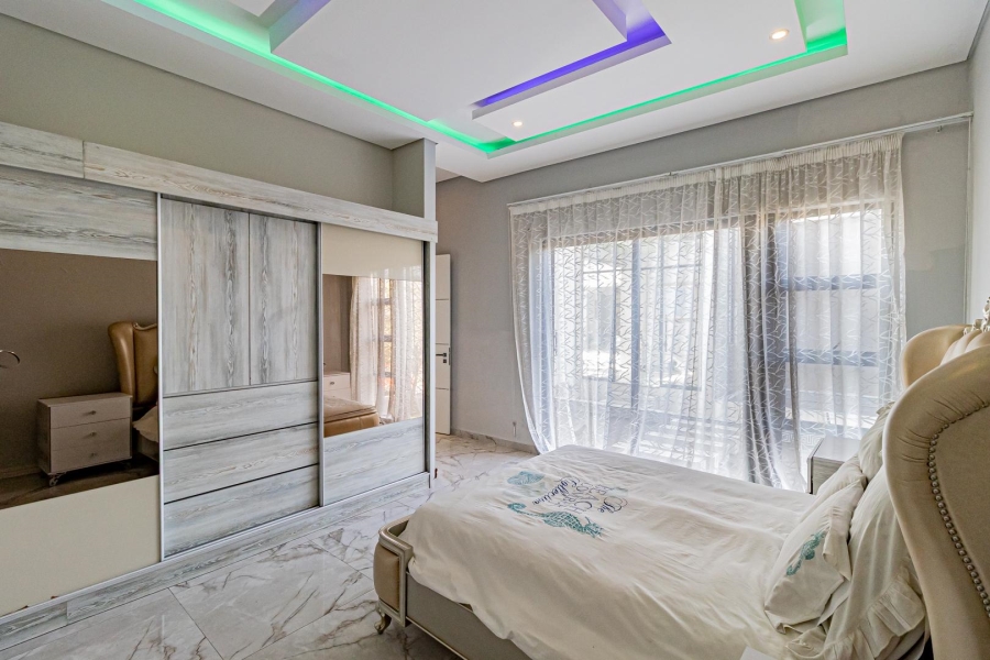 6 Bedroom Property for Sale in Steyn City Gauteng