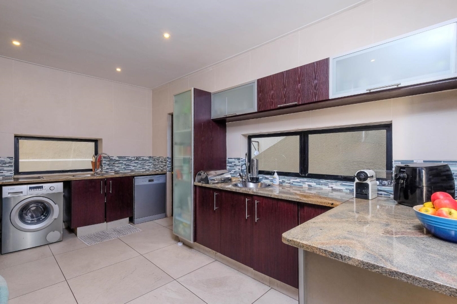 3 Bedroom Property for Sale in Bryanston Gauteng