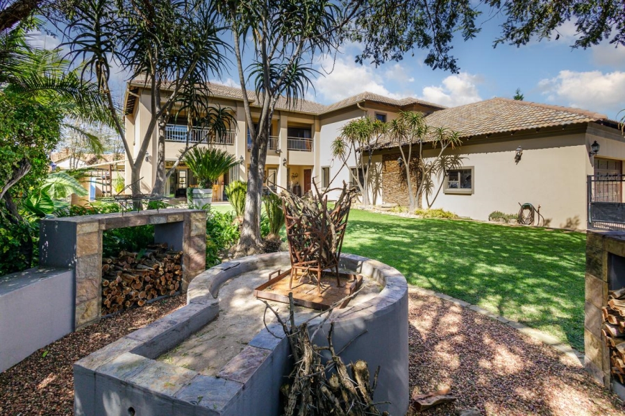 5 Bedroom Property for Sale in The Wilds Gauteng