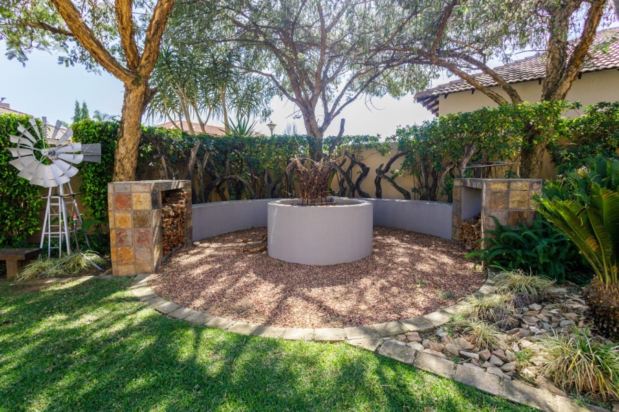 5 Bedroom Property for Sale in The Wilds Gauteng