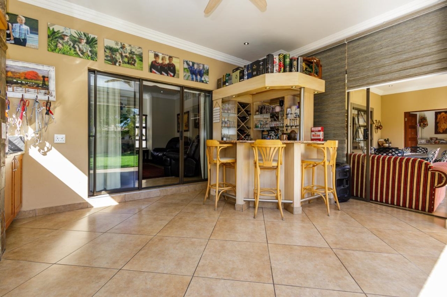 5 Bedroom Property for Sale in The Wilds Gauteng