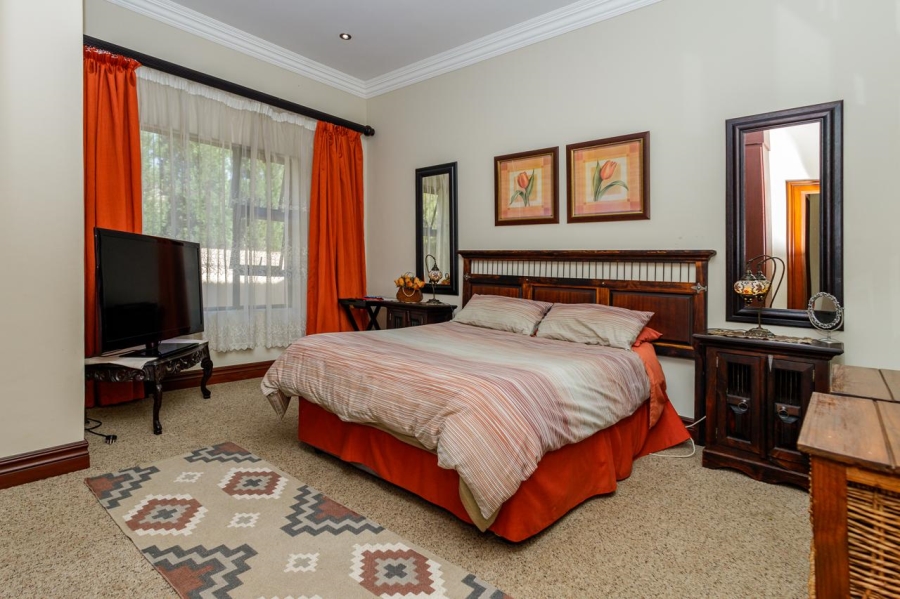 5 Bedroom Property for Sale in The Wilds Gauteng