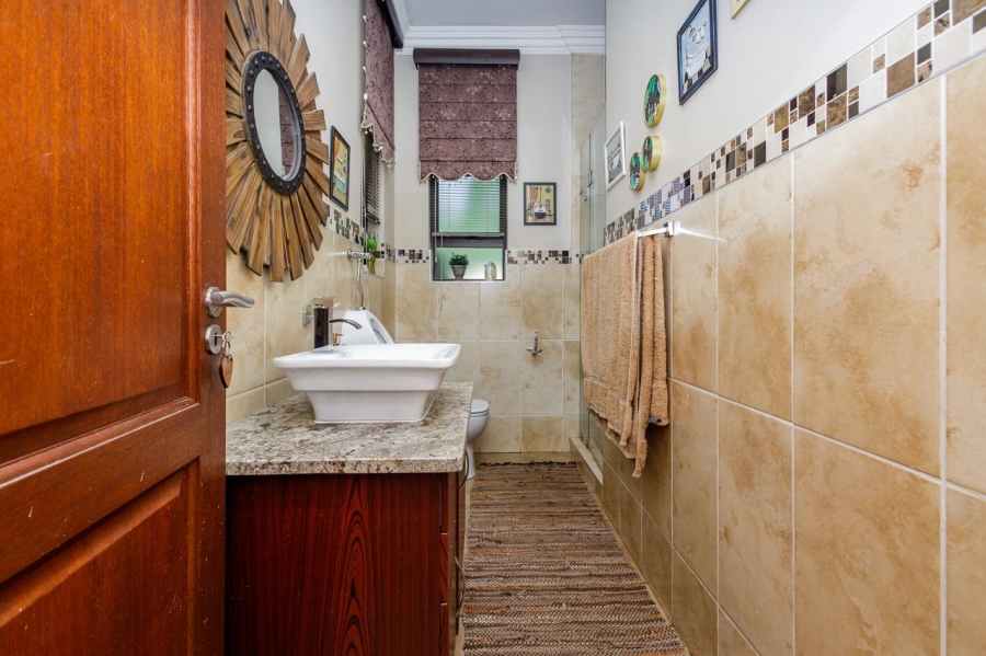 5 Bedroom Property for Sale in The Wilds Gauteng