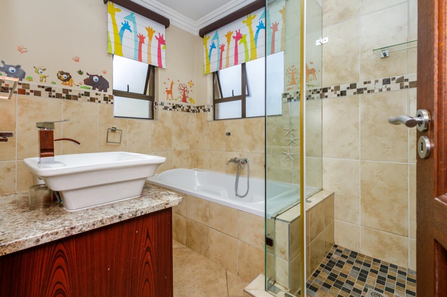 5 Bedroom Property for Sale in The Wilds Gauteng