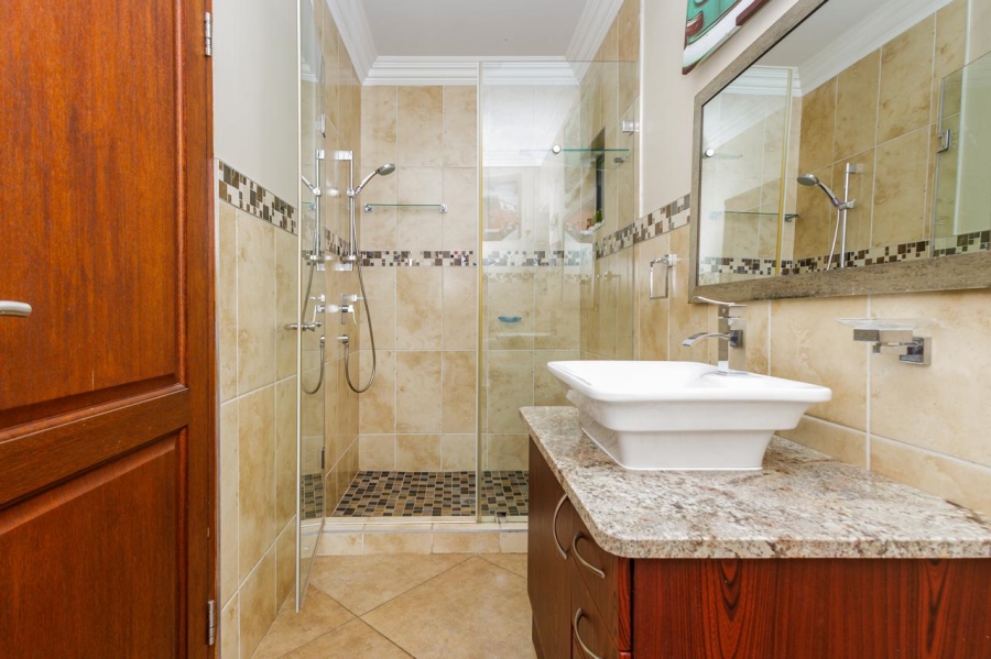 5 Bedroom Property for Sale in The Wilds Gauteng