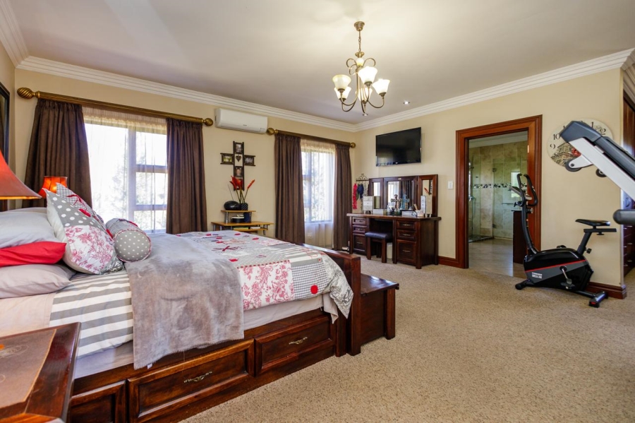 5 Bedroom Property for Sale in The Wilds Gauteng