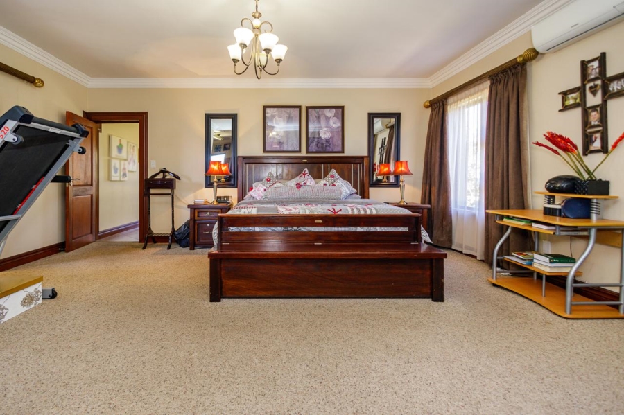 5 Bedroom Property for Sale in The Wilds Gauteng
