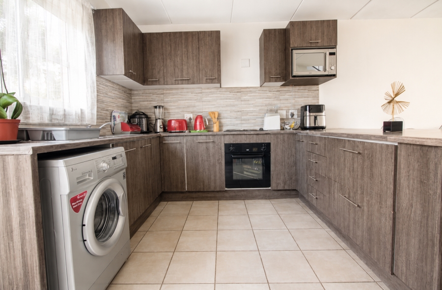3 Bedroom Property for Sale in Wilgeheuwel Gauteng