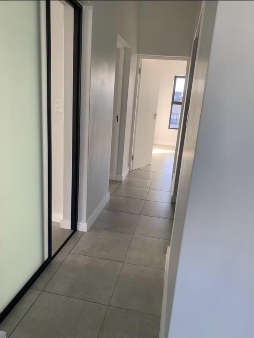 To Let 3 Bedroom Property for Rent in Waterfall Gauteng