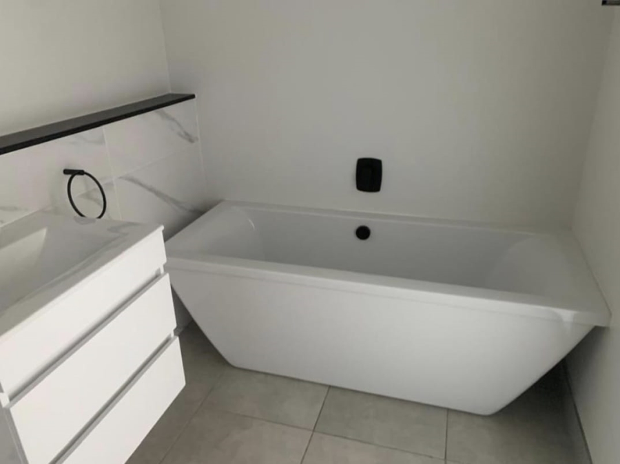 To Let 3 Bedroom Property for Rent in Waterfall Gauteng