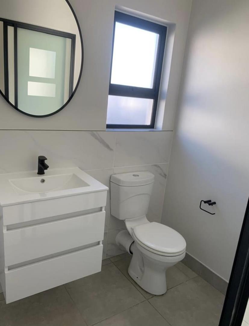 To Let 3 Bedroom Property for Rent in Waterfall Gauteng