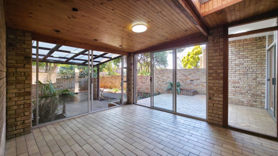 To Let 3 Bedroom Property for Rent in Sandown Gauteng