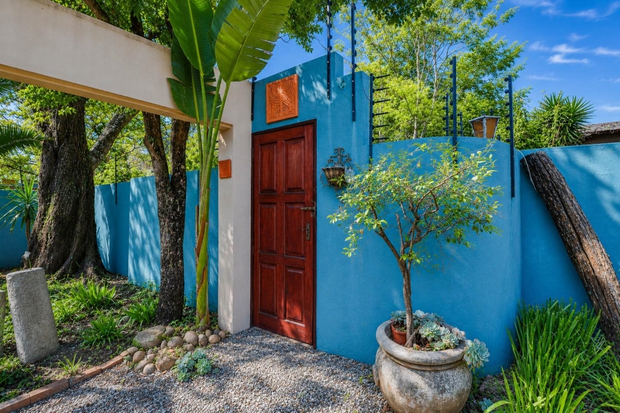 6 Bedroom Property for Sale in Eldoraigne Gauteng