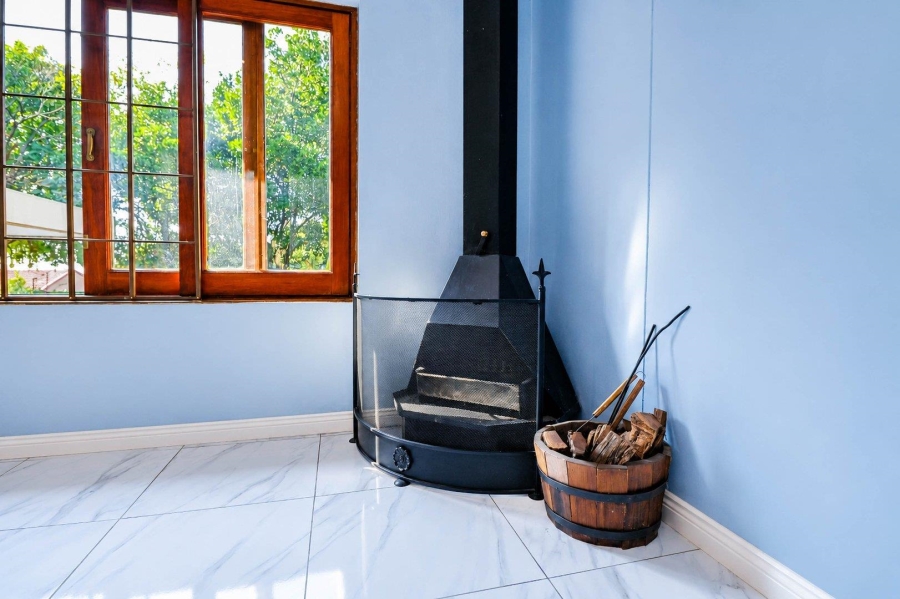 6 Bedroom Property for Sale in Eldoraigne Gauteng