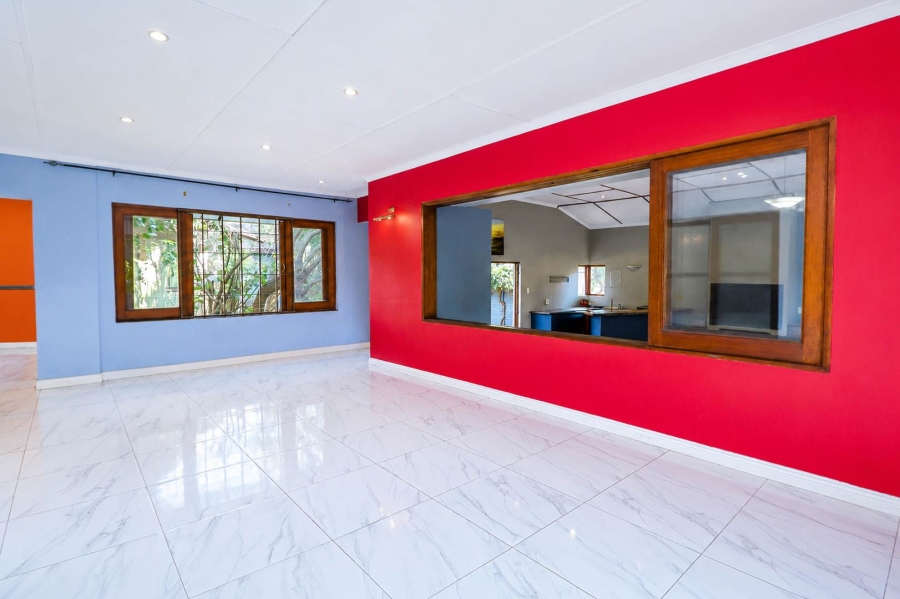 6 Bedroom Property for Sale in Eldoraigne Gauteng