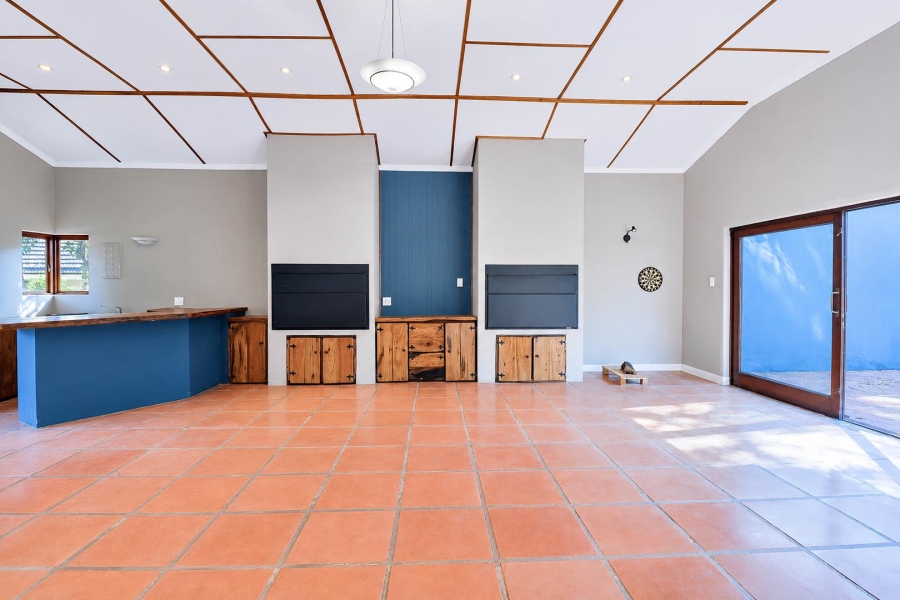 6 Bedroom Property for Sale in Eldoraigne Gauteng