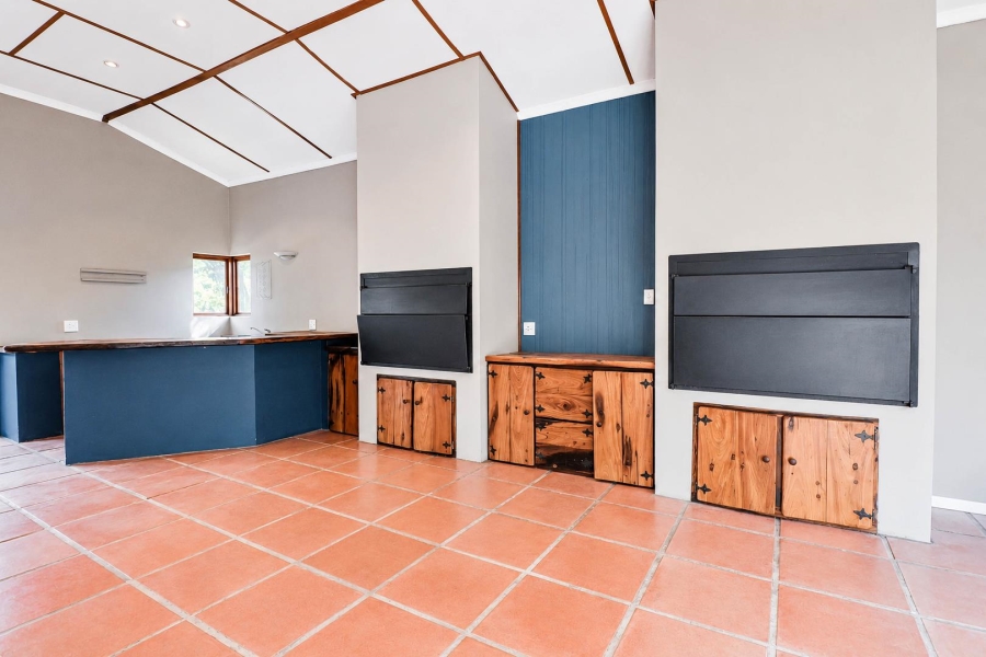 6 Bedroom Property for Sale in Eldoraigne Gauteng