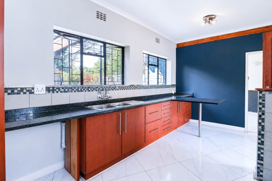 6 Bedroom Property for Sale in Eldoraigne Gauteng