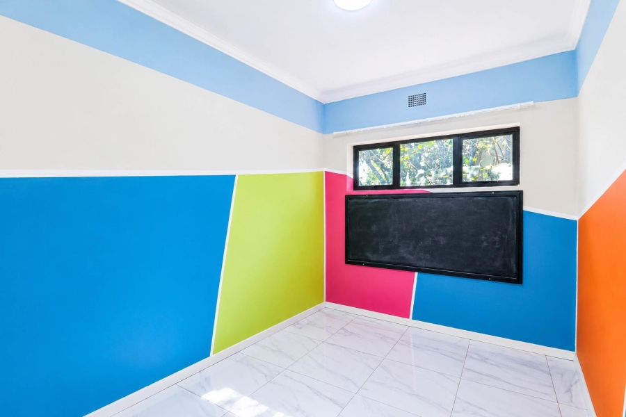6 Bedroom Property for Sale in Eldoraigne Gauteng