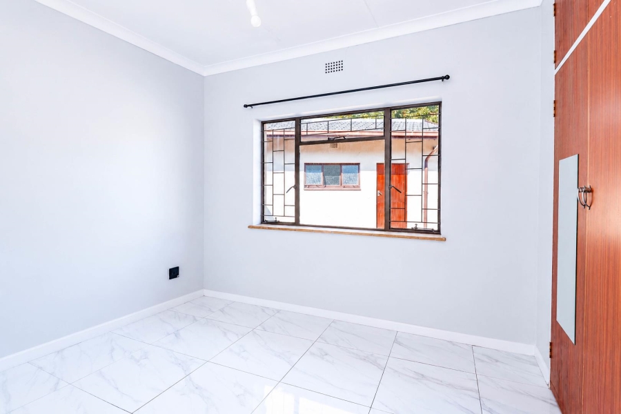 6 Bedroom Property for Sale in Eldoraigne Gauteng